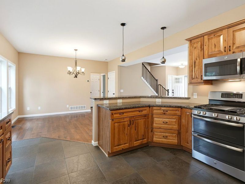 3112 Phillips Drive SW, Canton, OH 44706 Photo 9