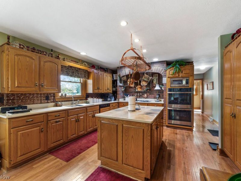 48252 Tina Lane, Amherst, OH 44001 Photo 14