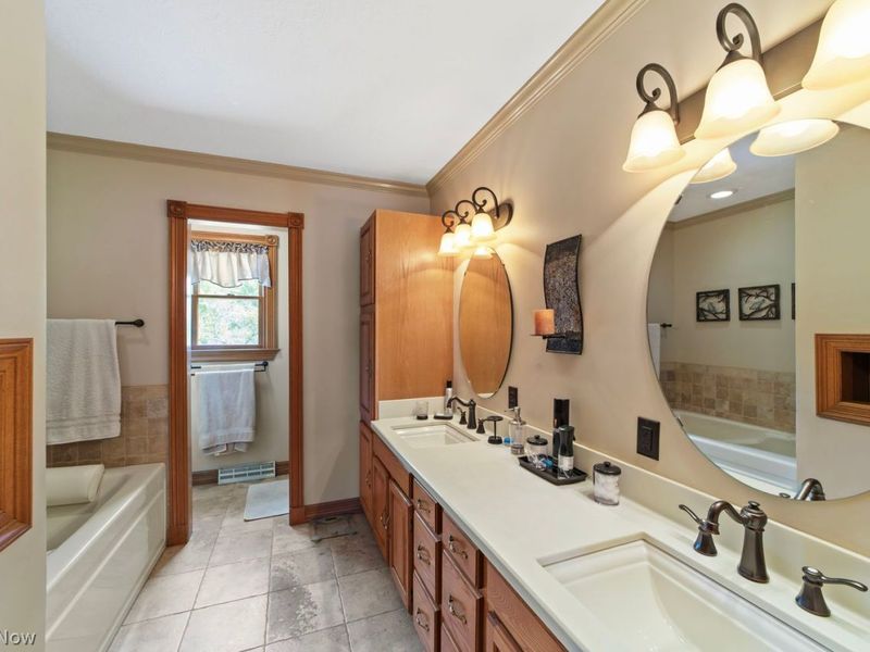 48252 Tina Lane, Amherst, OH 44001 Photo 33