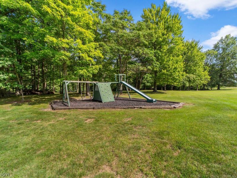 48252 Tina Lane, Amherst, OH 44001 Photo 47