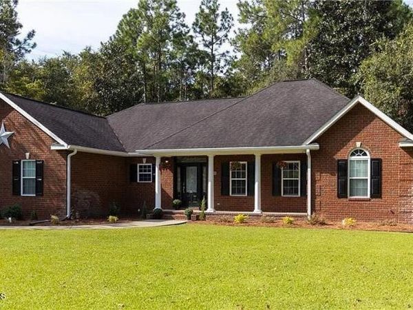 5 W Melody Drive , Jesup, GA 31545