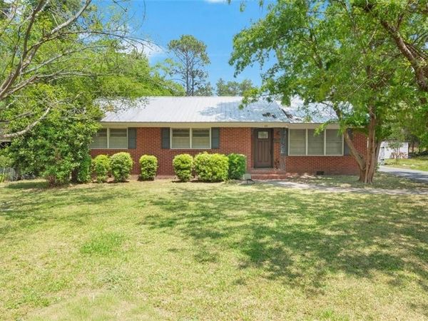 1011 Cherokee Circle , Waycross, GA 31501
