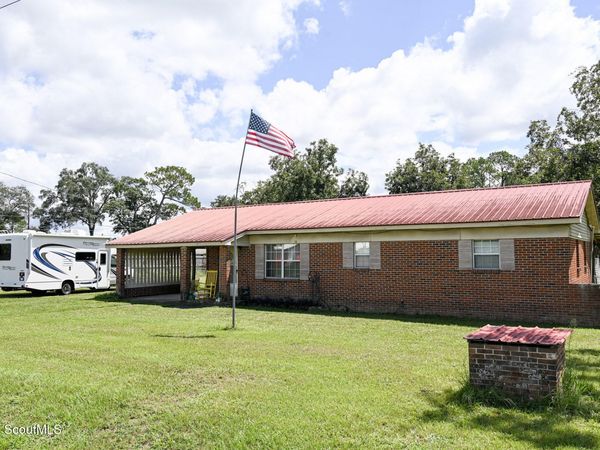 2817 Cherokee Street , Waycross, GA 31503