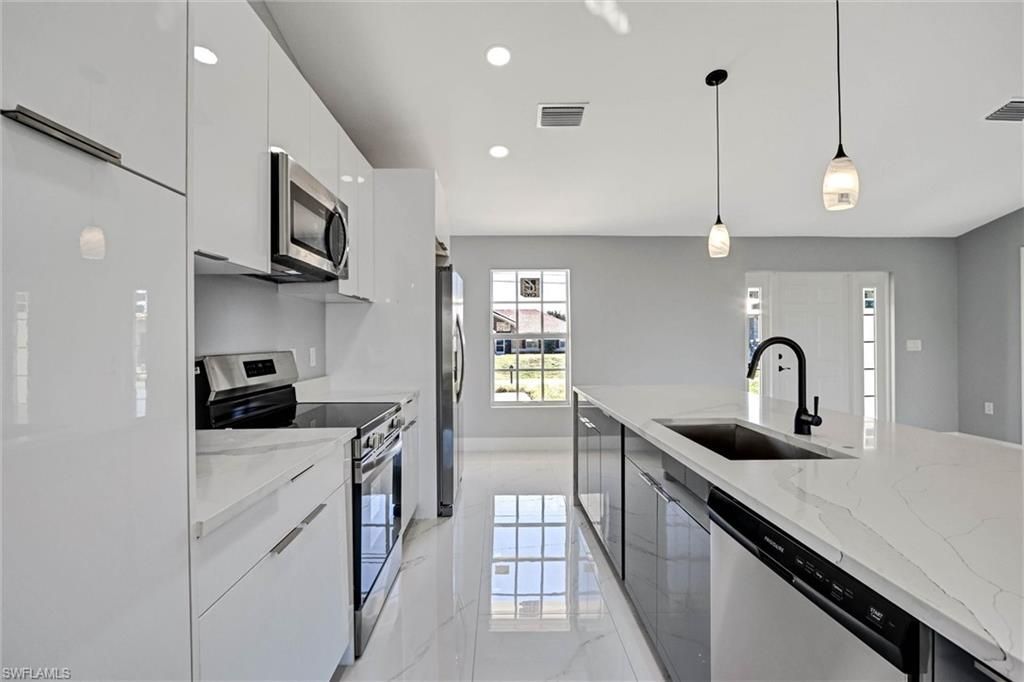 4106 NE 14th Pl, Cape Coral, FL 33909 Photo