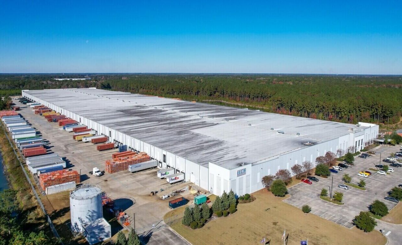 400 Trade Zone Boulevard  Photo 6