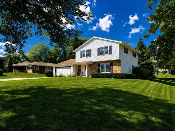 10600 W Monastery DRIVE, Franklin, WI 53132