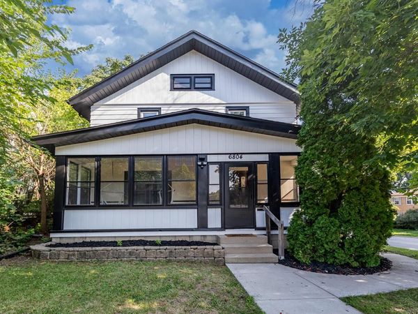 6804 Maple TERRACE, Wauwatosa, WI 53213