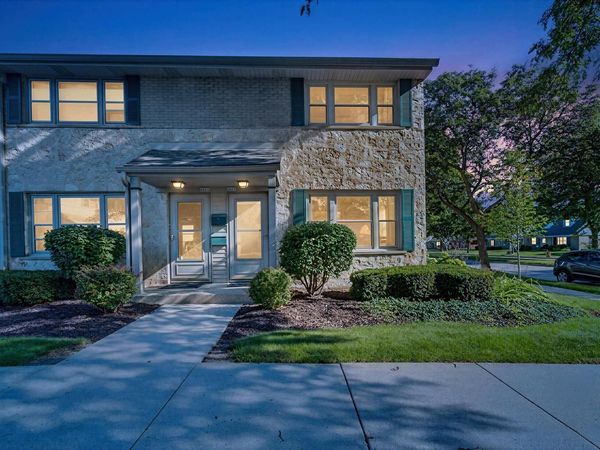 4863 N Santa Monica BOULEVARD, Milwaukee, WI 53217