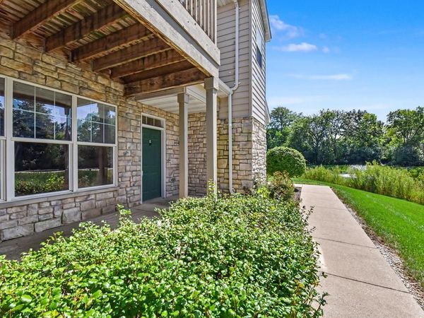N16W26559 Meadowgrass CIRCLE, Unit E, Pewaukee, WI 53072