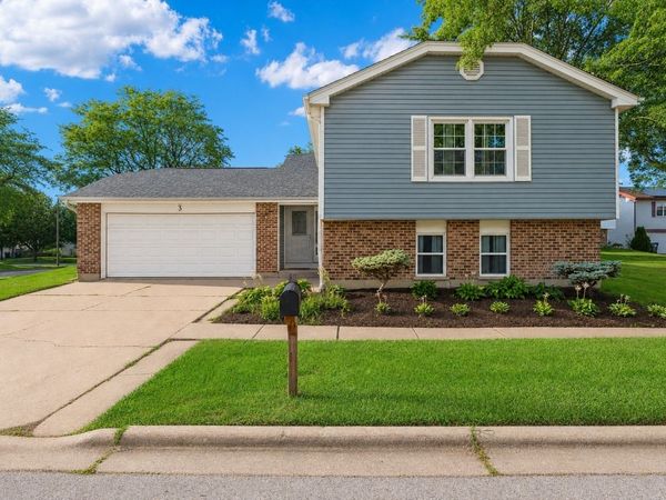 3 WHITEHALL Court , Streamwood, IL 60107