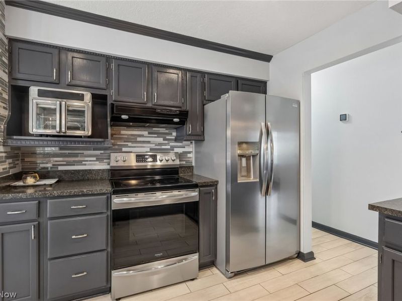 2711 W 39th Street, Lorain, OH 44053 Photo 14