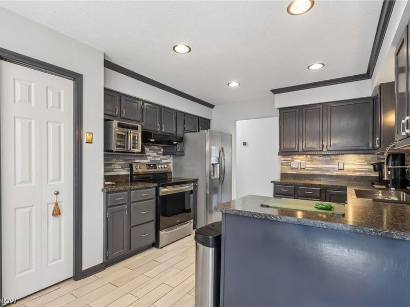 2711 W 39th Street, Lorain, OH 44053 Photo 16