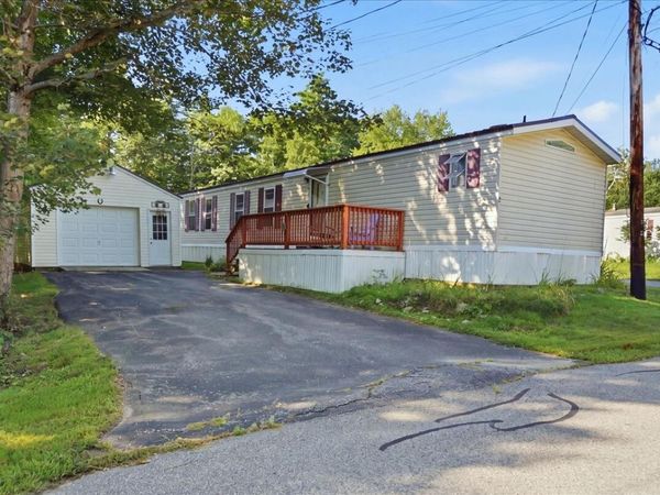 2 Hawthorn Drive , Norway, ME 04268
