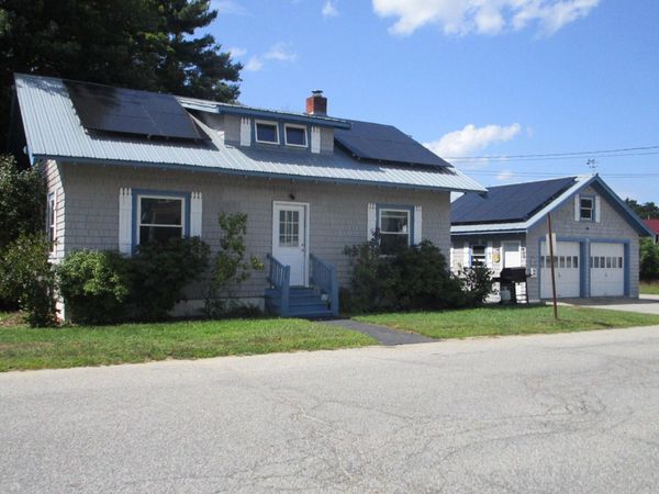 39 Pine Street , Paris, ME 04281