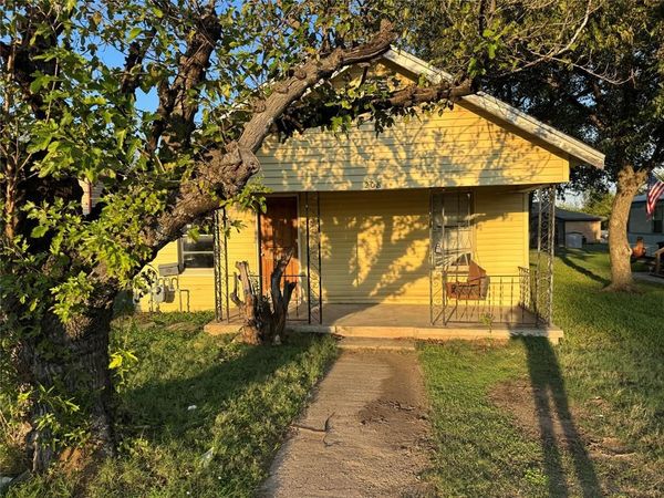 208 S Church Street, Elm Mott, TX 76640