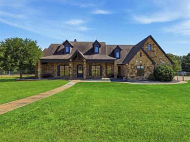 6808 Nine Mile Bridge Road, Fort Worth, TX 76135
