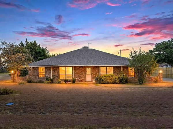 514 Sunflower Street , Red Oak, TX 75154