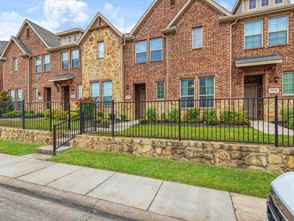 1913 Buffalo Hill Drive, Mesquite, TX 75149