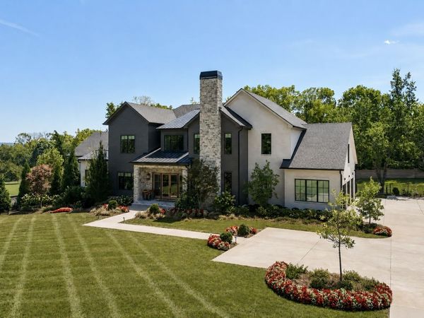 809 Brentview Dr , Nashville, TN 37220