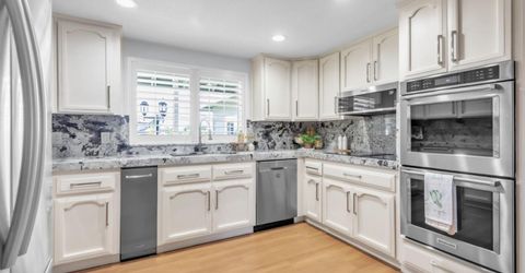10165 Equestrian Dr, Elk Grove, CA 95624 Photo