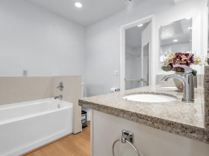10165 Equestrian Dr, Elk Grove, CA 95624 Photo