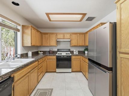 9365 Windrift Ln, Elk Grove, CA 95758 Photo