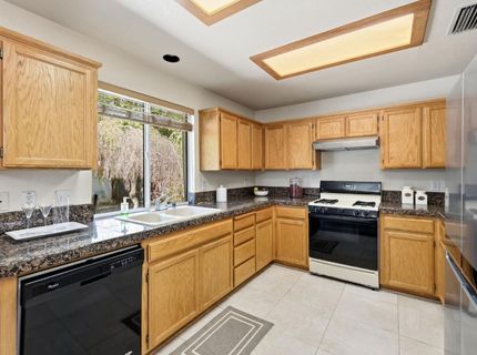 9365 Windrift Ln, Elk Grove, CA 95758 Photo