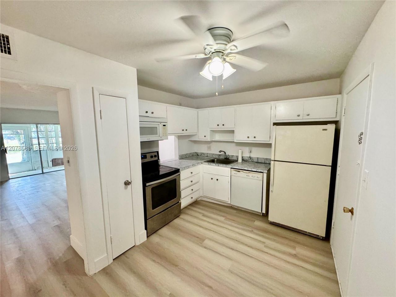 4880 NW 22nd St, Unit 110, Lauderhill, FL 33313 Photo