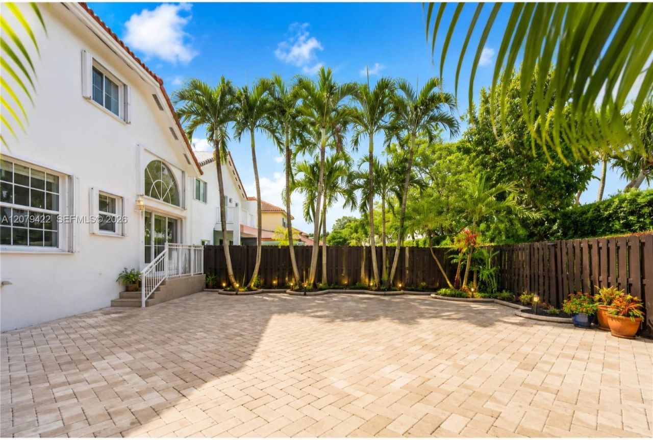 10916 NW 58th Ter , Doral, FL 33178 Photo