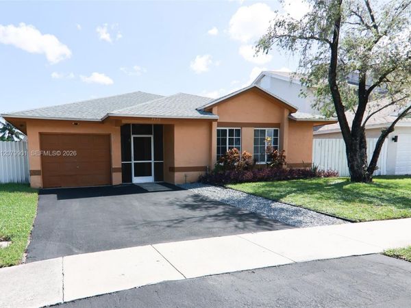 9620 SW 9th Ct , Pembroke Pines, FL 33025