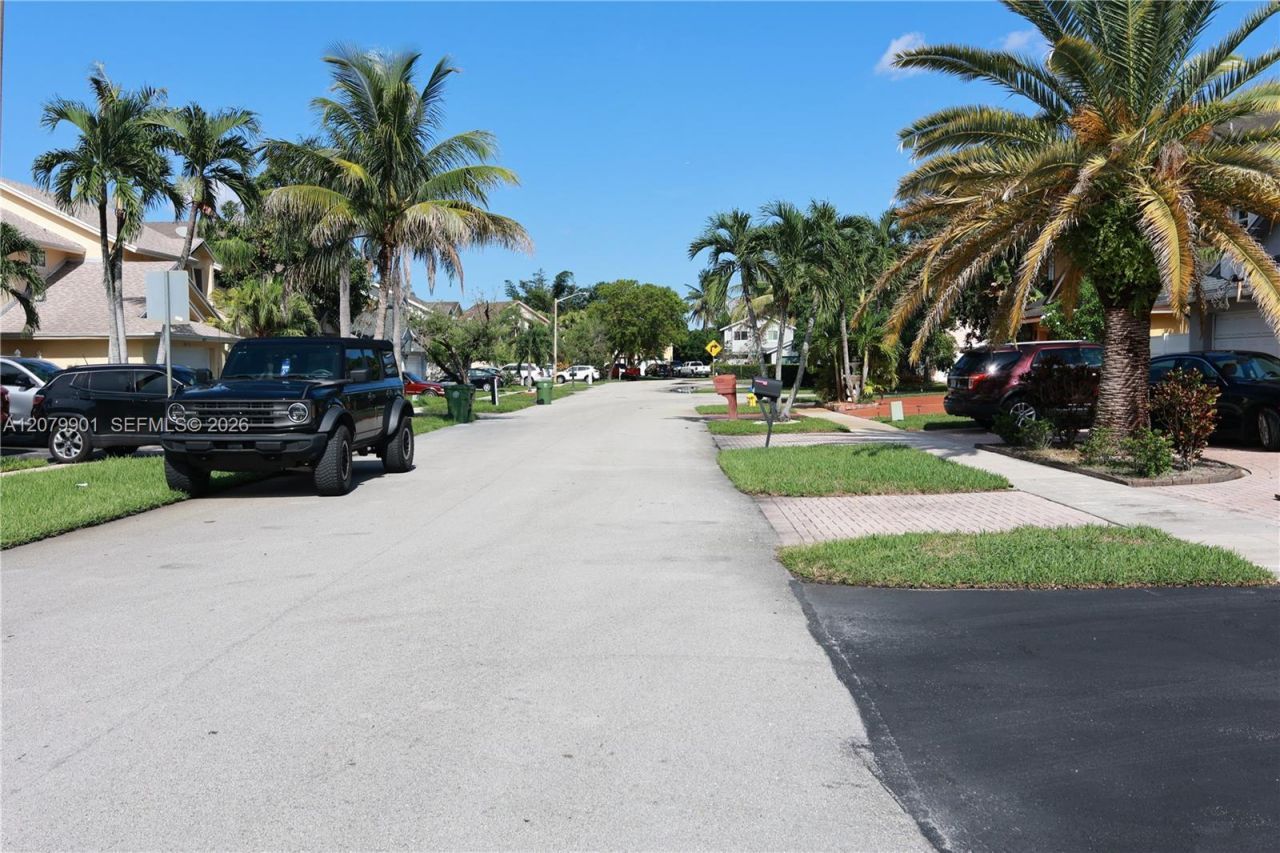9620 SW 9th Ct , Pembroke Pines, FL 33025 Photo