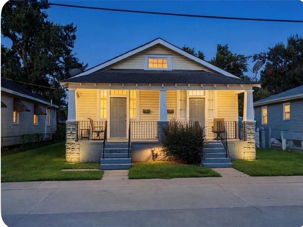 516 CHALMETTE Street , Harvey, LA 70058