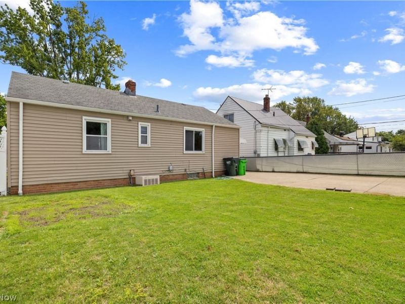 5924 Monica Lane, Garfield Heights, OH 44125 Photo 34