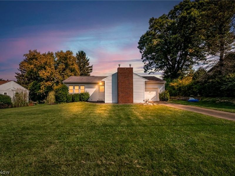1011 39th Street NE, Canton, OH 44714 Photo 1