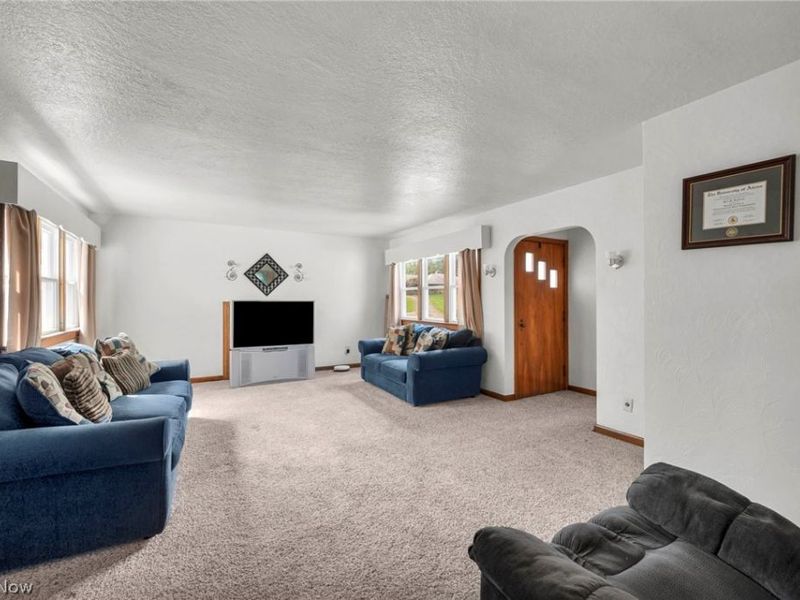 1011 39th Street NE, Canton, OH 44714 Photo 3