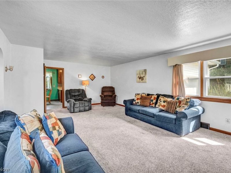 1011 39th Street NE, Canton, OH 44714 Photo 4