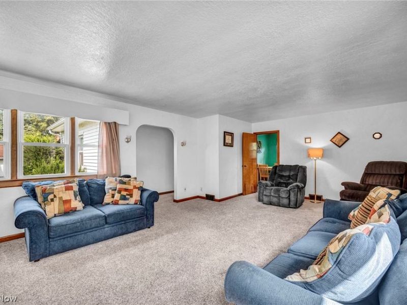 1011 39th Street NE, Canton, OH 44714 Photo 5