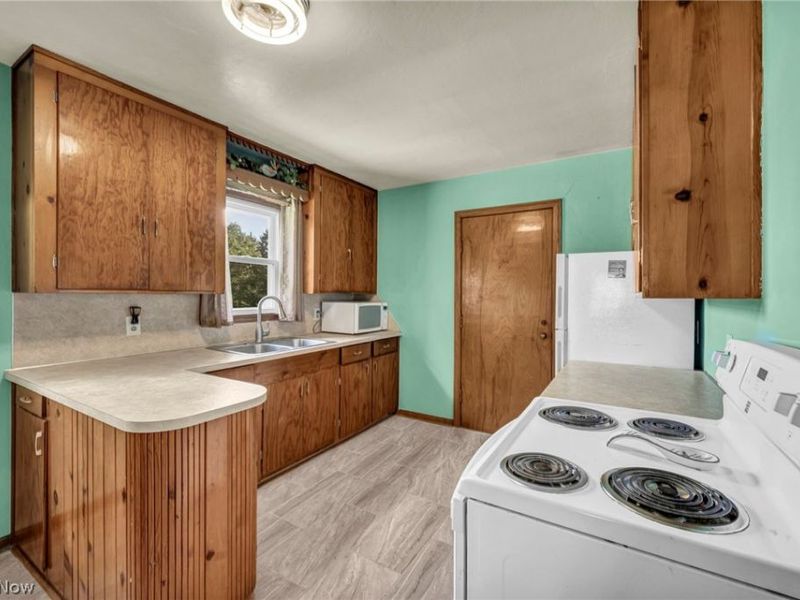 1011 39th Street NE, Canton, OH 44714 Photo 7