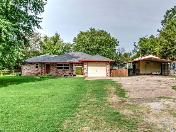 121 Meadow Lane, Chandler, OK 74834