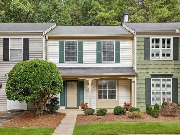2906 Queen Anne Court , Sandy Springs, GA 30350