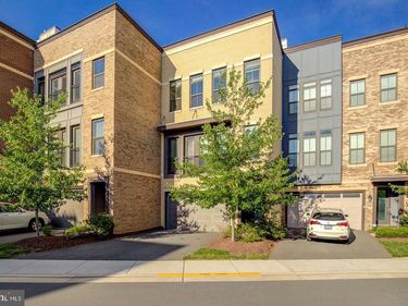 23098 SULLIVANS COVE SQUARE , BRAMBLETON, VA 20148