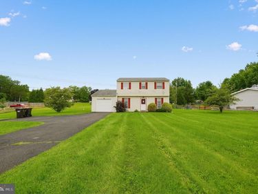 2037 STORE ROAD E, SKIPPACK, PA 19474