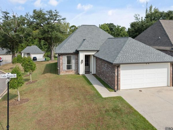 13105 Cedar Pointe Dr, St Francisville, LA 70775