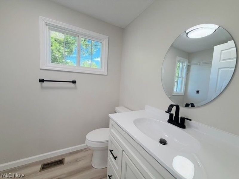 909 N Walnut Street, Dover, OH 44622 Photo 11