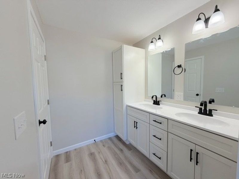 909 N Walnut Street, Dover, OH 44622 Photo 14