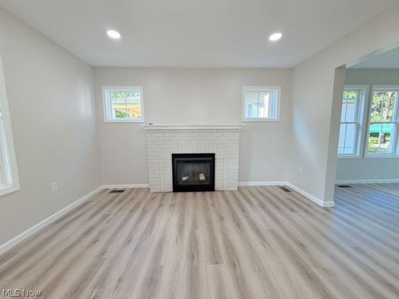 909 N Walnut Street, Dover, OH 44622 Photo 4