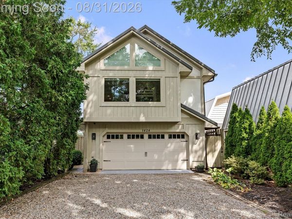 1424 W Oakley Park Road, Commerce Township, Mi 48390