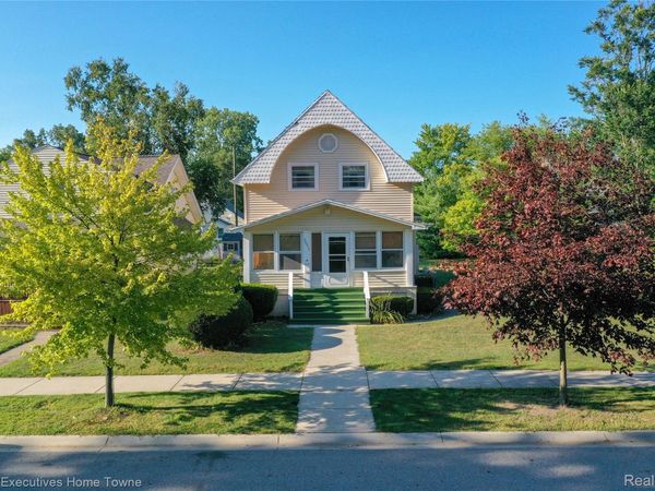 3003 North Boulevard , Port Huron, Mi 48060