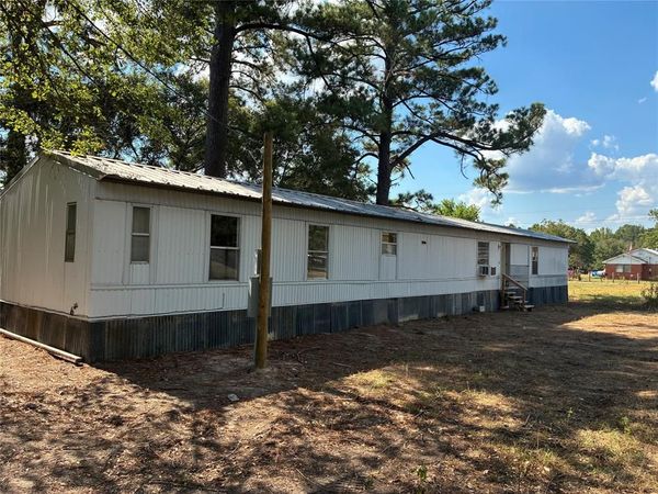 5372 AN CR 137 , Elkhart, TX 75839
