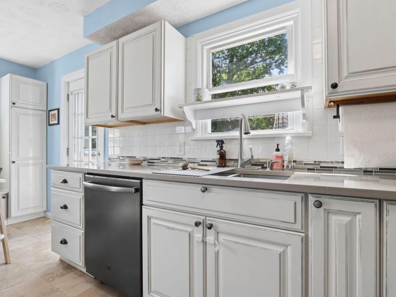 1293 E North Broadway Street, Columbus, OH 43224 Photo 12